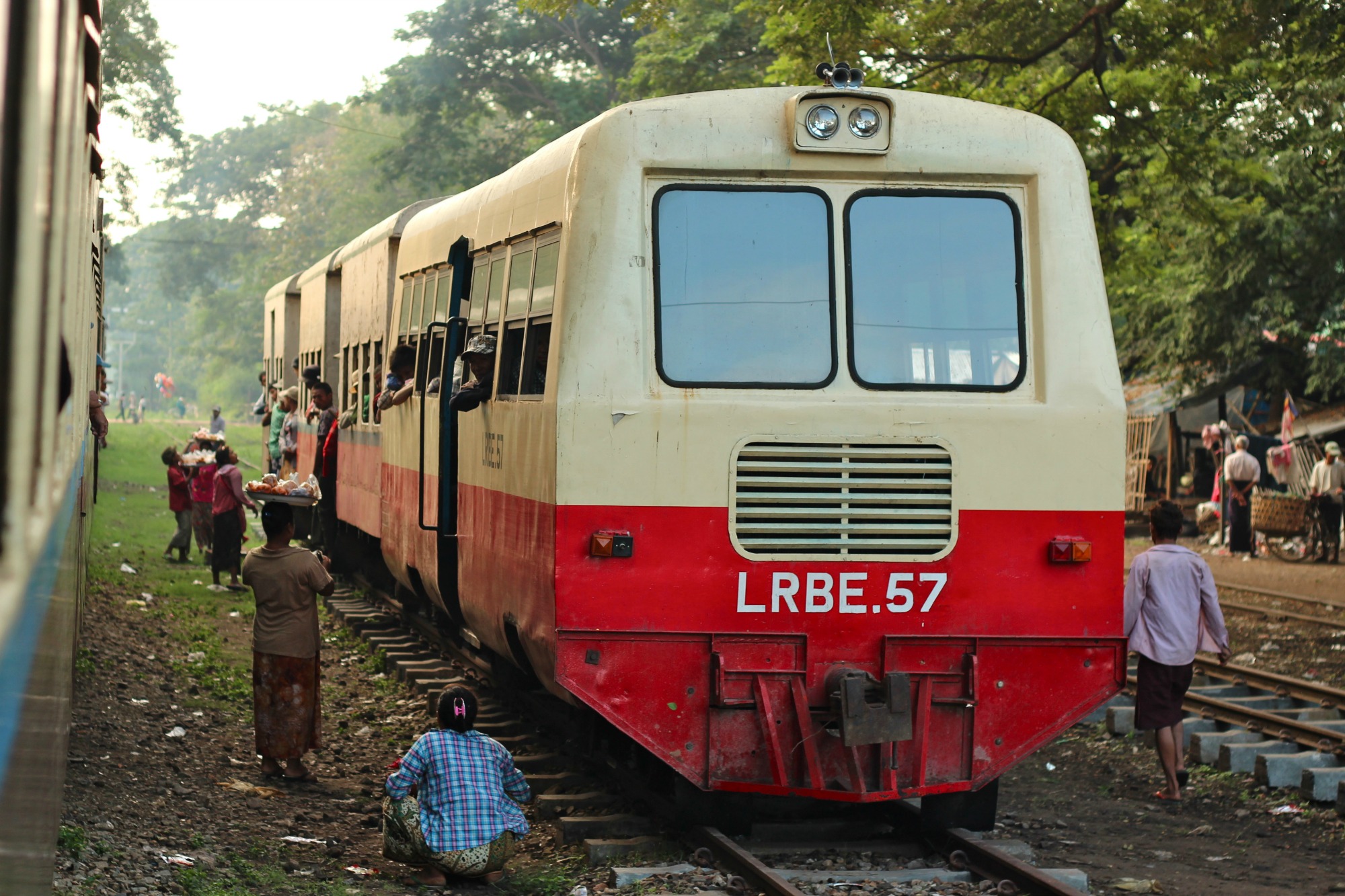 train bagan